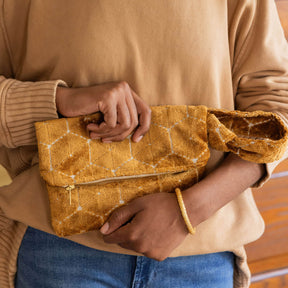 Medalla Wristlet Clutch